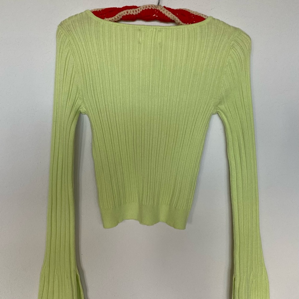 Hippie Rose Juniors Sweater with bell sleeves. Size Small in EUC. - Picture 5 of 12